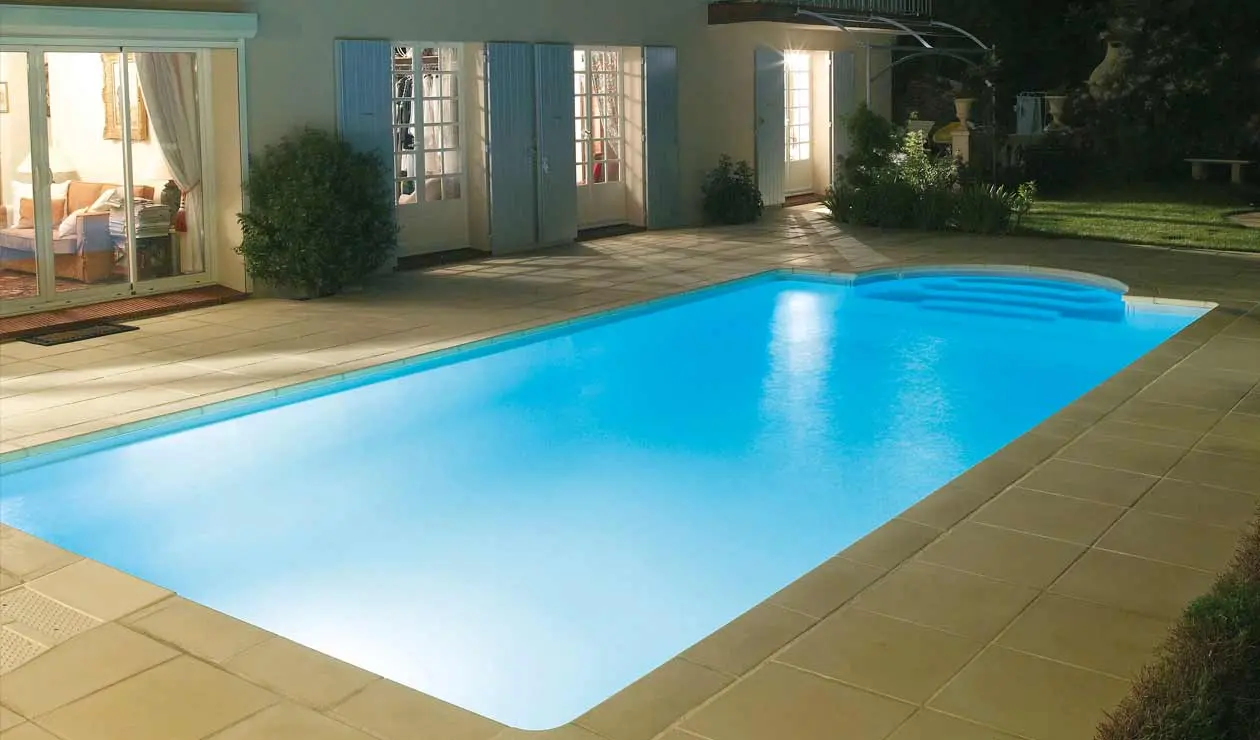 Beleuchtung im Pool