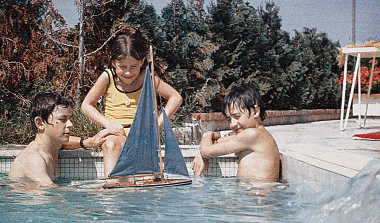 Gartenpool mit Kinder Desjoyaux Pools über 50 Jahre